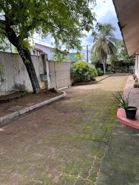 Exterior - IDEAL FOR A COMMERCIAL PURPOSE. Single Story House for sale in Kotte.