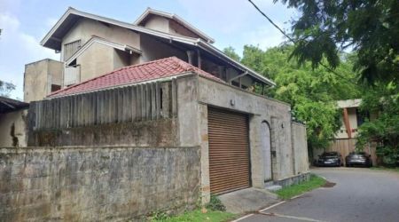 Exterior - Two Storied House For Sale at Battaramulla.. (Need to Renovate) –CODE ADD  955