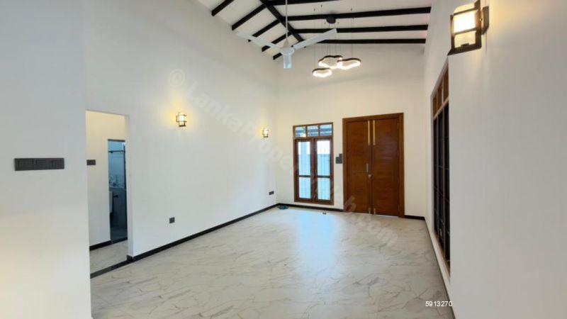 House for sale in Kottawa