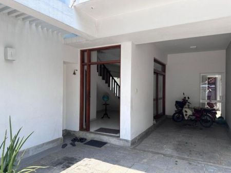 Exterior - 4 Bedroom House for Rent in Colombo 5, R4811