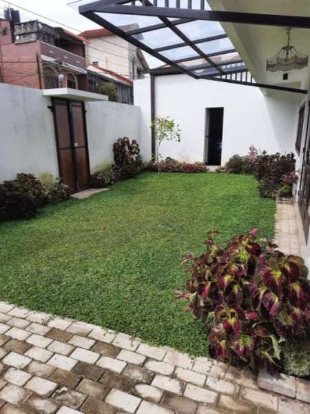Exterior - 4 Bedroom House for Rent in Colombo 5, R4811