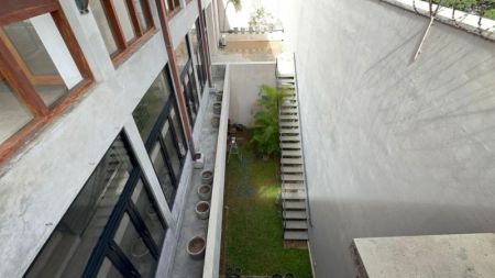 Exterior - 14.65 Perch Land with House for Sale in Colombo 5, S1934