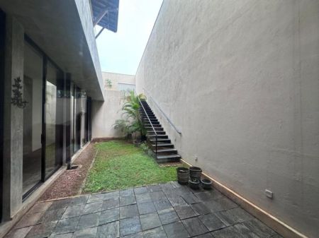Exterior - 14.65 Perch Land with House for Sale in Colombo 5, S1934