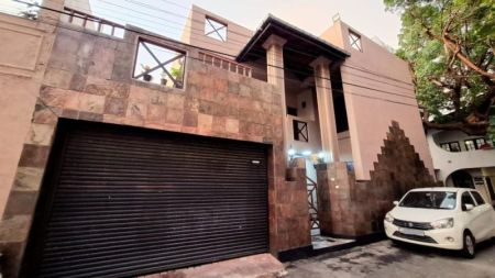 Exterior - 5 BR House for Rent in Colombo 7  - PDH321