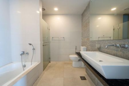 Bathroom - The Emperor 03 Bedrooms Apartment For Sale In Colombo 03 