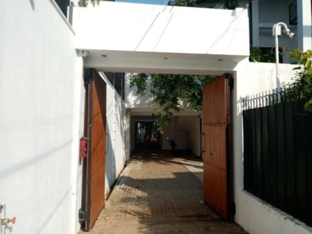 Exterior - 6 Bedroom Luxury Waterfront Villa Sale Nawala 
