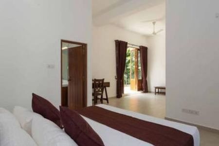 Bedroom - 6 Bedroom Luxury Waterfront Villa Rent Nawala