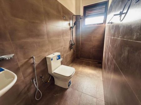 Bathroom - 5 Bedroom House for Sale - Mount Lavinia | LKR 90,000,000 (EM608)