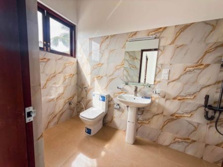 Bathroom - 5 Bedroom House for Sale - Mount Lavinia | LKR 90,000,000 (EM608)