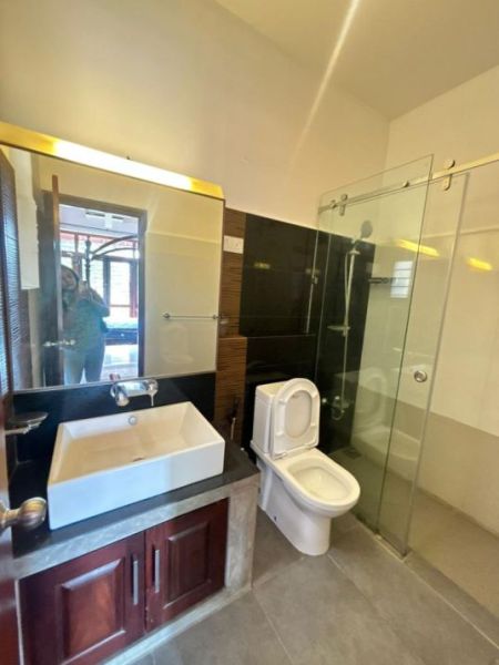 Bathroom - 4 Bedroom Architect Designed House for Sale - Rajagiriya, Kalapaluwawa | LKR 82 Million (EM745)