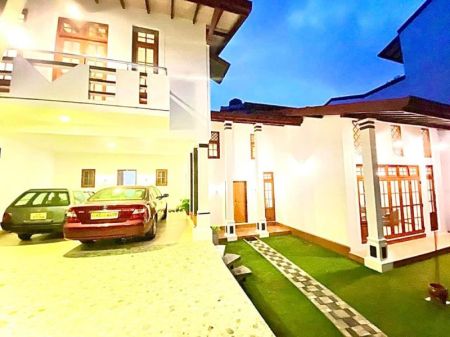 Exterior - (PH394) Luxury House for Sale in Kohuwala