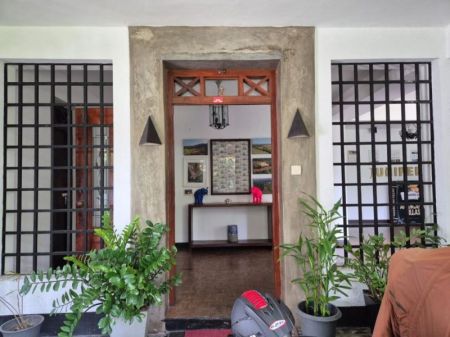 Exterior - 5 Bedroom House for Sale - Colombo 7, Torrington Avenue | LKR 420 Million (EM747)