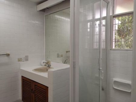 Bathroom - 5 Bedroom House for Sale - Colombo 7, Torrington Avenue | LKR 420 Million (EM747)