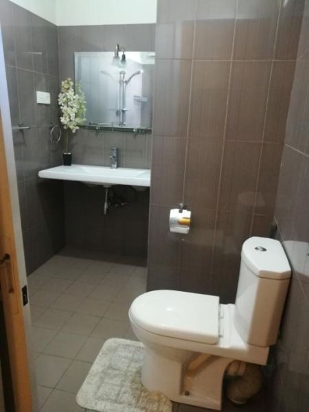 Bathroom - Spacious 5-Bedroom Two-Story Home on New Kandy Road, Kaduwela | SH15363