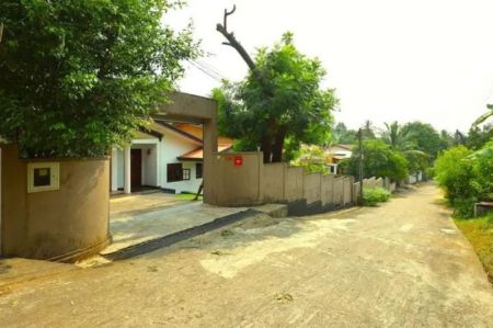 Exterior - House for Sale – Ahurugiriya