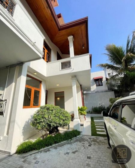 Exterior - 3-Story Luxury Residence in Moratuwa