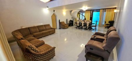 Living Room - Luxurious house for sale Colombo - Rathmalana