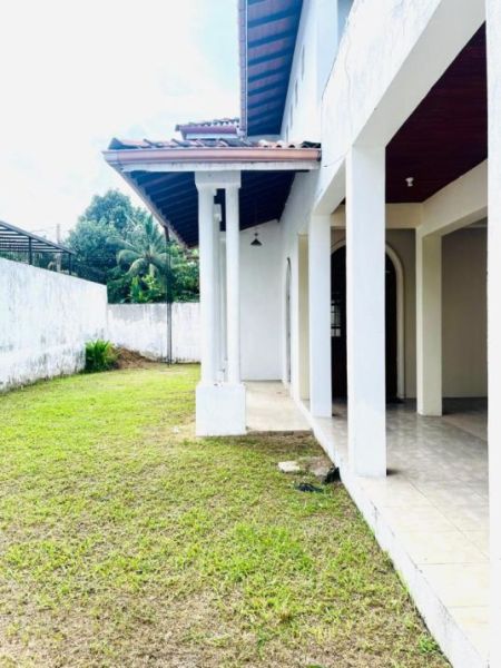 Exterior - 2 Story House for Rent in Battaramulla - EH409