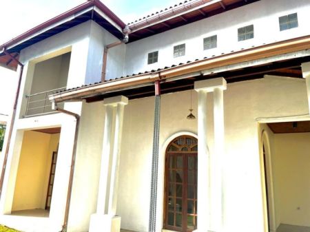 Exterior - 2 Story House for Rent in Battaramulla - EH409
