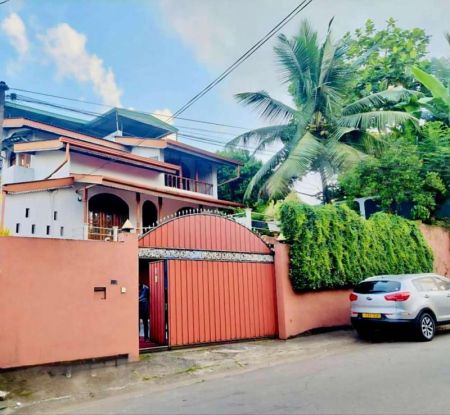 Exterior - 3 Storey House for Rent in Malapalla Pannipitiya - EH419