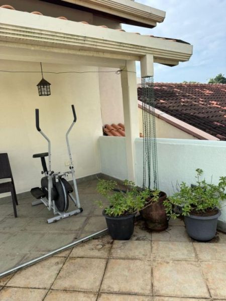 Exterior - 2 Story House for Rent in Kirulapona, Colombo 5 - EH420