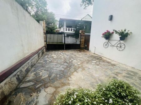 Exterior - Ground Floor Furnished House For Rent in Pelawatta, Battaramulla - EH422