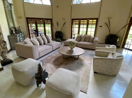 Living Room - Luxury Estate Property for Sale | LKR 350 Million (VL4650)