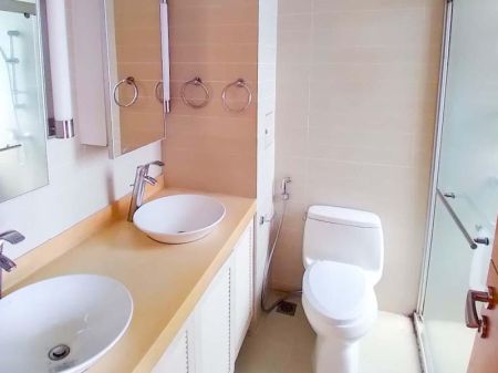 Bathroom - Apartment for Sale in Elibank Tower, Colombo 05