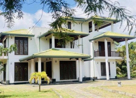 Exterior - Galewela : 6br (100p) 3-storey House For Sale