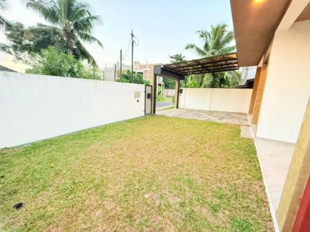 Exterior - Brand New Three Storey House for Sale in Kahathuduwa