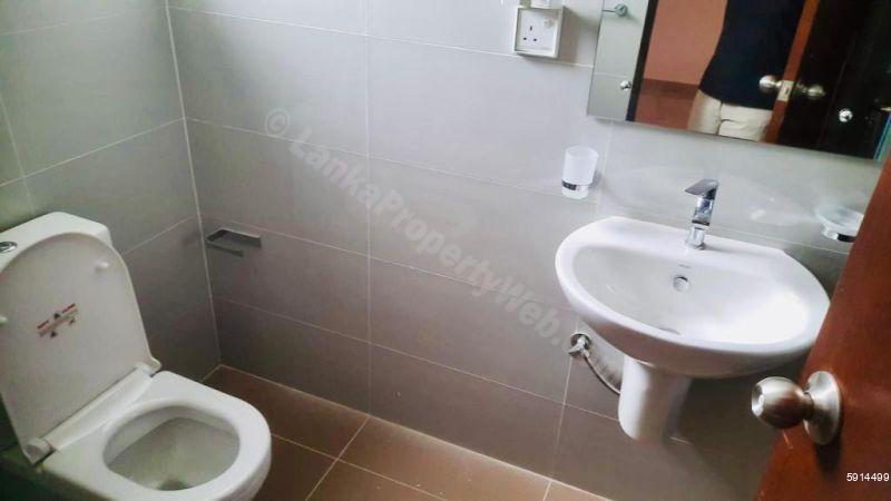 Bathroom - Apartment for sale in Malabe