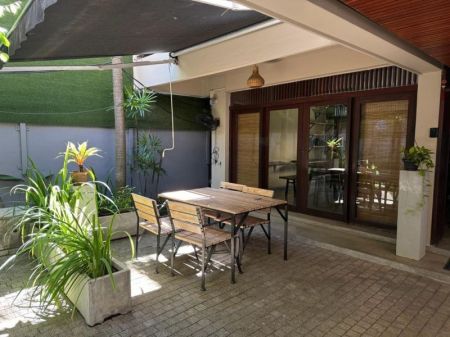 Exterior - 9 BR Fully Furnished House for rent in Colombo 5 