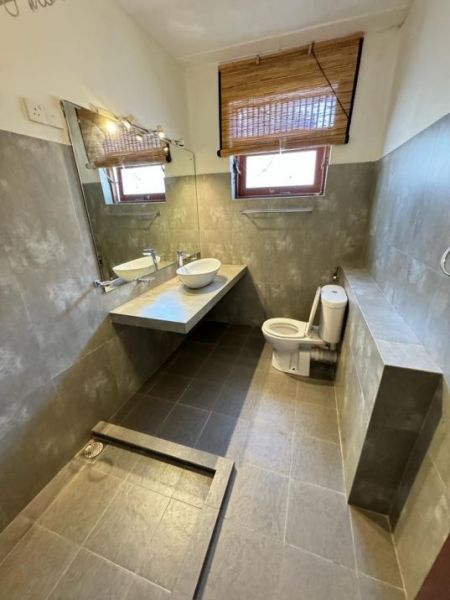 Bathroom - 9 BR Fully Furnished House for rent in Colombo 5 
