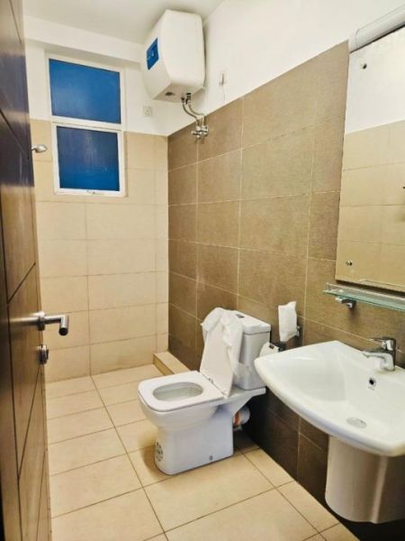Bathroom - 3 BR Unfurnished Apartment for rent in Colombo 4 