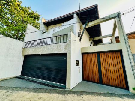 Exterior - Luxurious 4-Bedroom House for Sale Thalawathugoda
