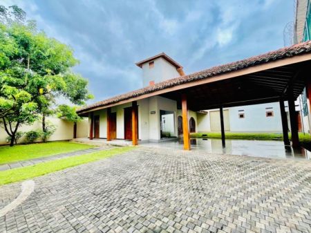 Exterior - Nugegoda Luxury House for Sale in Prime location 