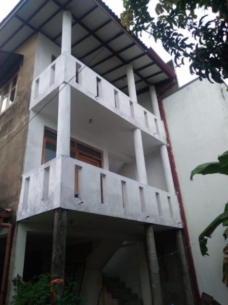 Exterior - Moratuwa : 17.2p Prime Land With Two Houses For Sale