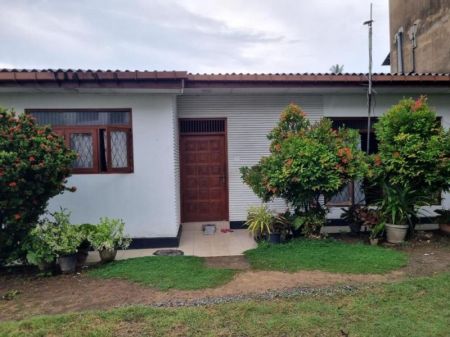 Exterior - Moratuwa : 17.2p Prime Land With Two Houses For Sale
