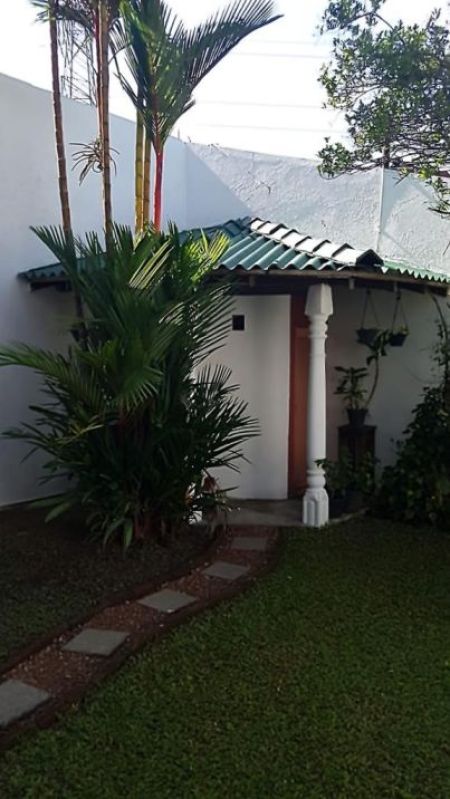Exterior - 2 Story  6 Bedrooms House For Sale in Thalawathugoda - EH218