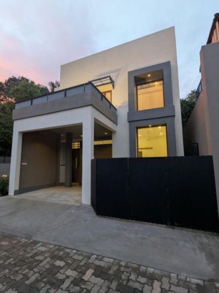 Exterior - House For Sale in Malabe 