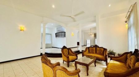 Living Room - Two Story House For Sale in Malabe - EH310