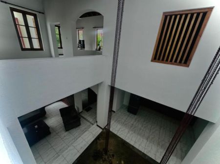 Exterior - Luxury 4 Bedrooms House For Sale in Nawala - EH318