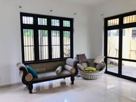 Living Room - Modern 5-Bedroom House for Sale in Malabe - EH347