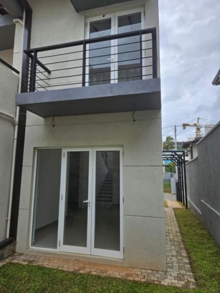 Exterior - Canterbury Golf Brand New 3BR House For Sale in Piliyandala - EH353