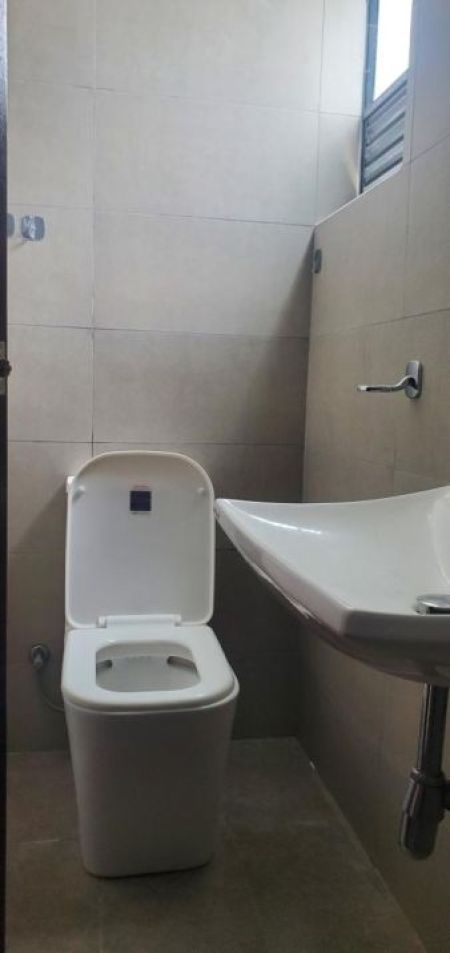 Bathroom - Fully Furnished Airconditioned 2 Bed 2 Bathrooms - 150000/=