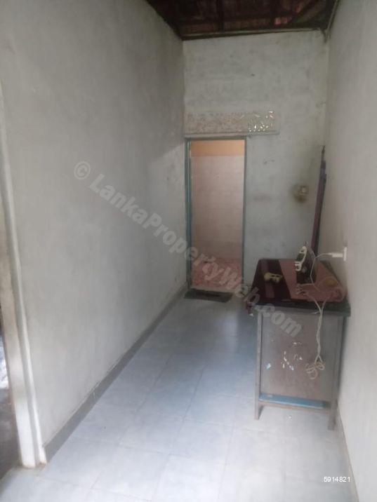Bathroom - House for sale in Divulapitiya