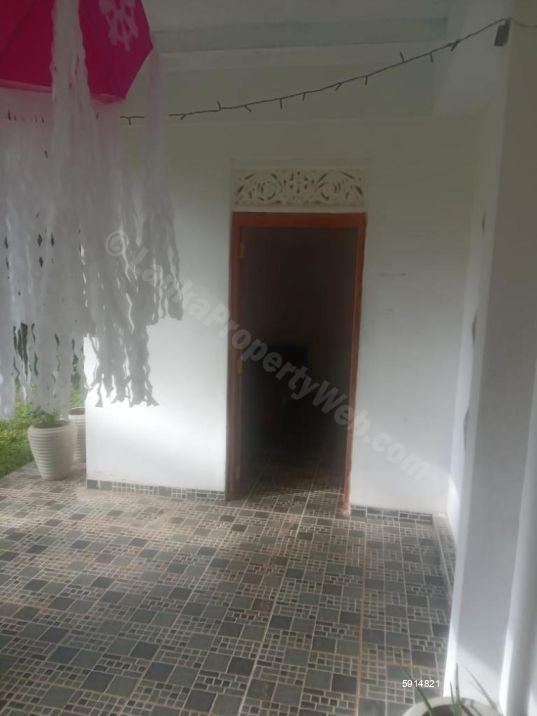 House for sale in Divulapitiya