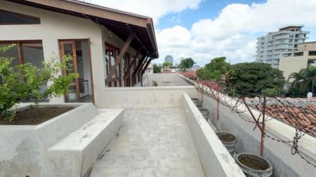 Exterior - House for sale in Thimbirigasyaya road, Colombo 5