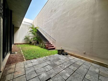 Exterior - House for sale in Thimbirigasyaya road, Colombo 5