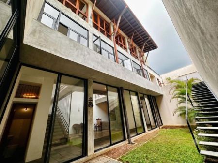 Exterior - House for sale in Thimbirigasyaya road, Colombo 5